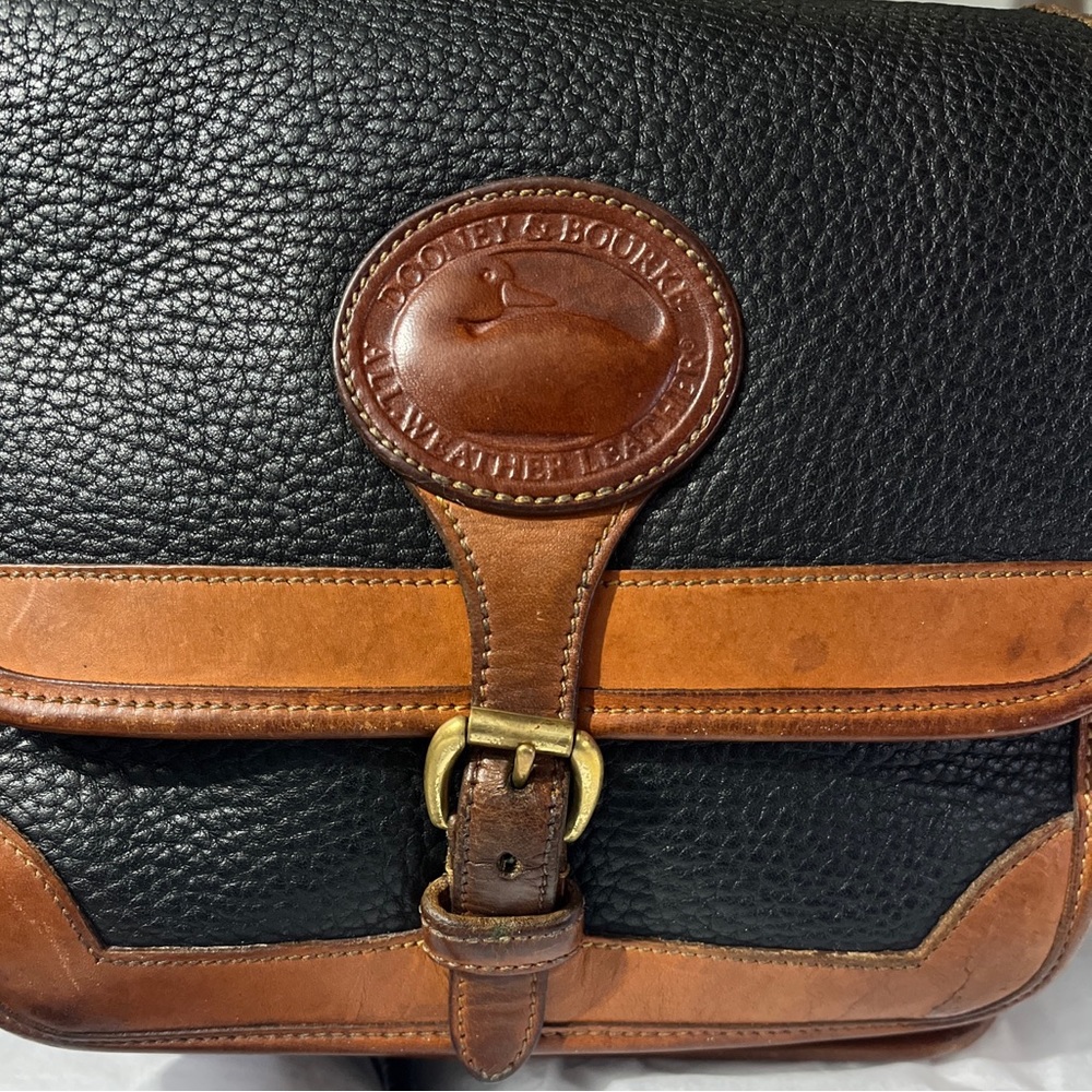 Dooney Bourke All Weather Shoulder Bag Leather Buckle Flap /Vintage!!! - Picture 9 of 16